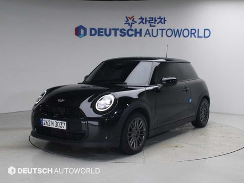 Mini Cooper Essential — пробег 34 900 км — фото 1 из 5