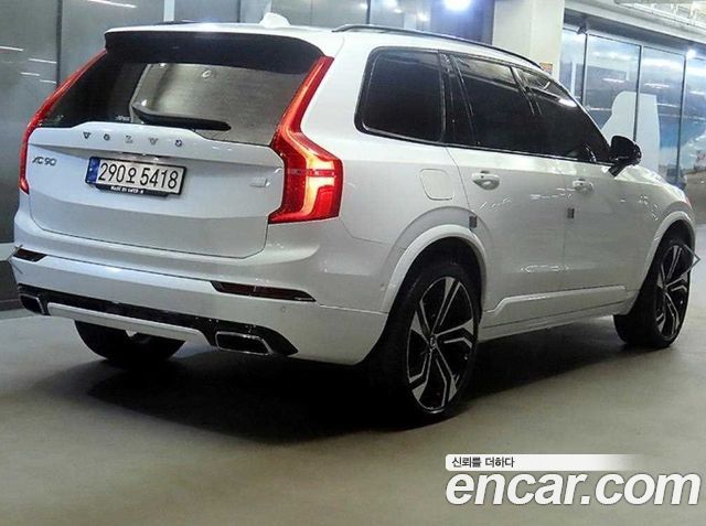 Volvo XC90 T8 R-Design Hybrid — пробег 45 664 км — фото 4 из 5