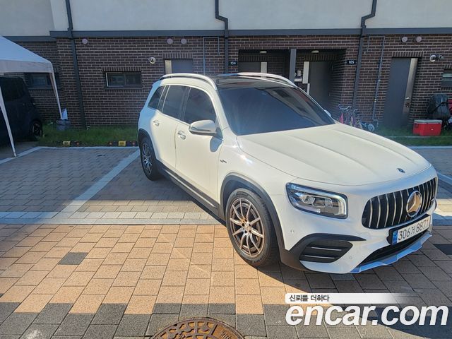 Mercedes-Benz GLB-Class AMG GLB35 4MATIC — пробег 17 906 км — фото 4 из 5