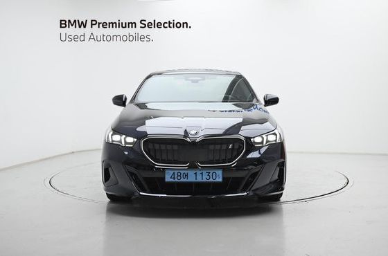 BMW i5 eDrive 40 M Sport — пробег 48 833 км — фото 3 из 5