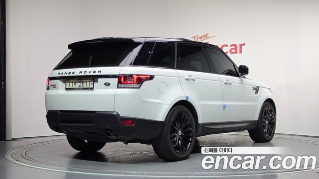 Land Rover Range Rover Sport 3.0 SDV6 HSE Dynamic — пробег 205 974 км — фото 2 из 5