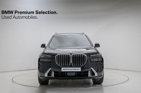 BMW X7 xDrive 40i Design Pure Excellence 6-Seater — пробег 6 657 км — фото 3 из 5