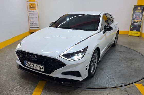 Hyundai Sonata 2.0 Premium Plus — пробег 57 161 км — фото 1 из 5
