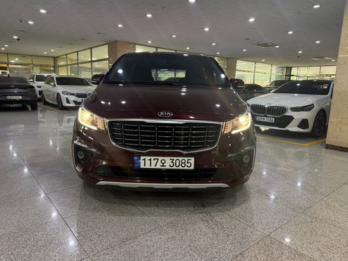 Kia Carnival 9-Seater Luxury — пробег 77 592 км — фото 2 из 5