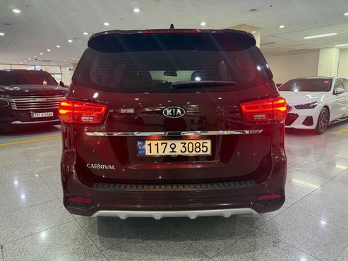 Kia Carnival 9-Seater Luxury — пробег 77 592 км — фото 4 из 5