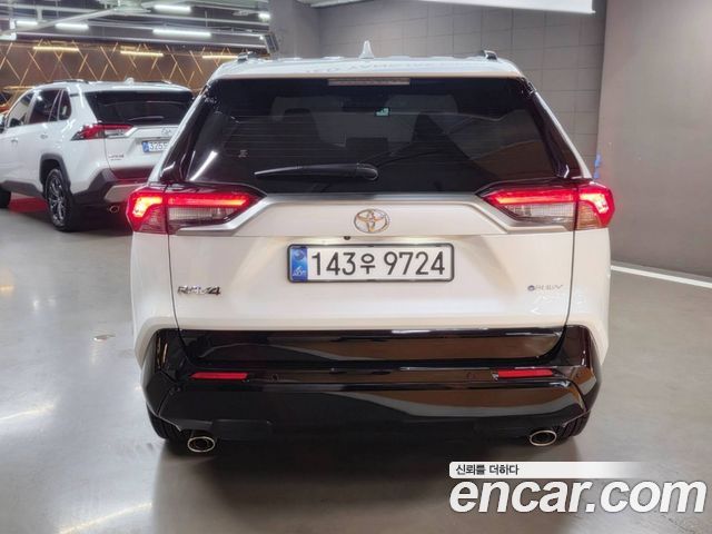 Toyota RAV4 2.5 4WD PHEV XSE — пробег 9 414 км — фото 4 из 5