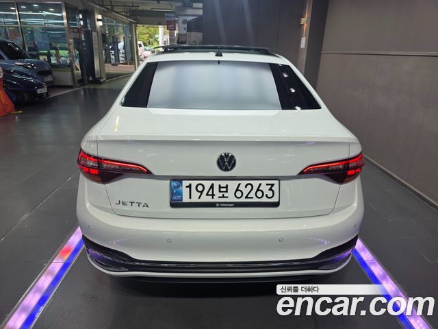 Volkswagen Jetta 1.5 TSI Prestige — пробег 17 764 км — фото 4 из 5