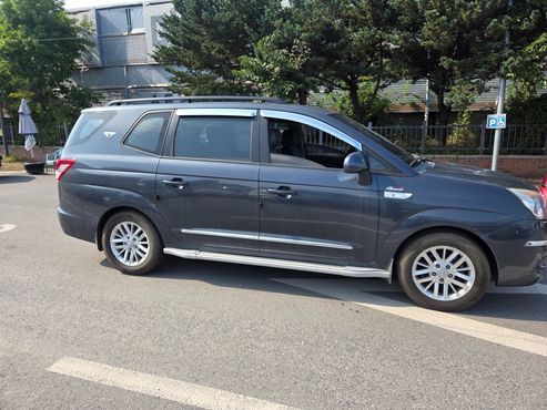 Ssangyong KORANDO 4WD GT 11-seater — пробег 133 000 км — фото 3 из 5