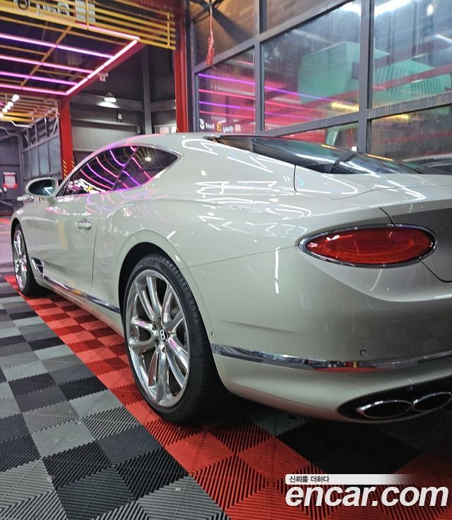 Bentley Continental 4.0 GT — пробег 12 739 км — фото 2 из 5