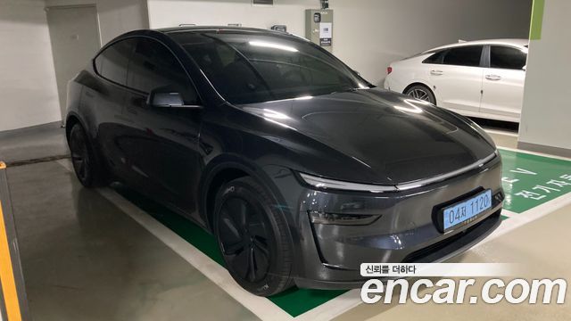 Tesla Model Y Premium RWD — пробег 500 км — фото 3 из 5