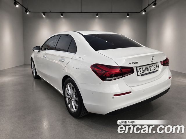 Mercedes-Benz A-Class A220 Sedan — пробег 39 799 км — фото 4 из 5