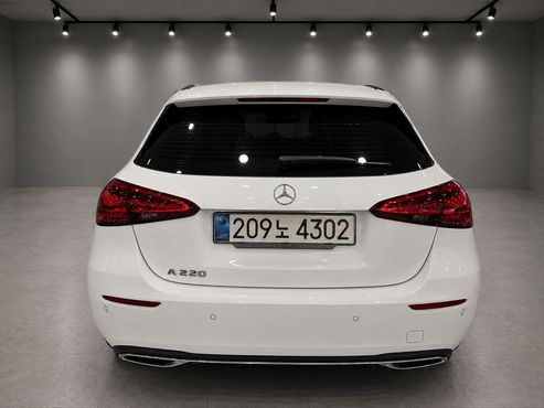Mercedes-Benz A-Class A220 Hatchback — пробег 4 135 км — фото 4 из 5