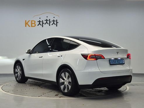 Tesla Model Y RWD — пробег 83 317 км — фото 2 из 5