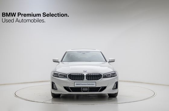 BMW 3-Series 320i — пробег 9 100 км — фото 2 из 5