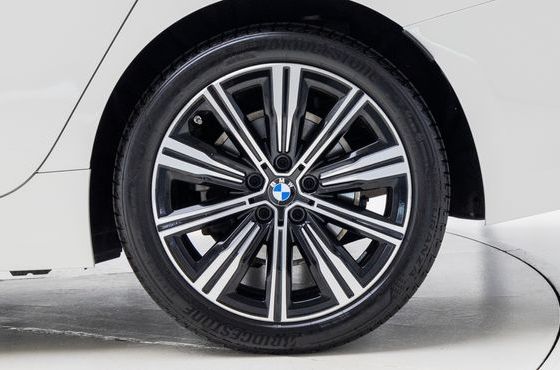 BMW 3-Series 320i — пробег 9 100 км — фото 5 из 5