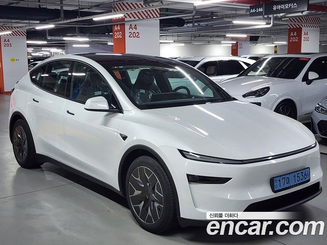 Tesla Model Y L Long Range AWD — пробег 10 км — фото 2 из 5