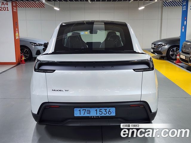 Tesla Model Y L Long Range AWD — пробег 10 км — фото 4 из 5