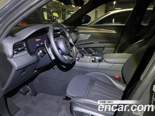 Maserati Grecale AWD Folgore — пробег 12 800 км — фото 4 из 5