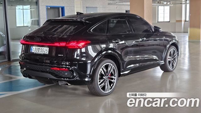 Audi Q5 45 TFSI Quattro Sportback S Line Black Edition — пробег 18 км — фото 4 из 5