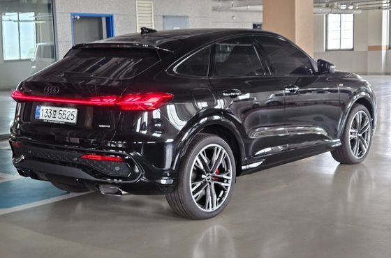 Audi Q5 45 TFSI Quattro Sportback S Line Black Edition — пробег 18 км — фото 4 из 5