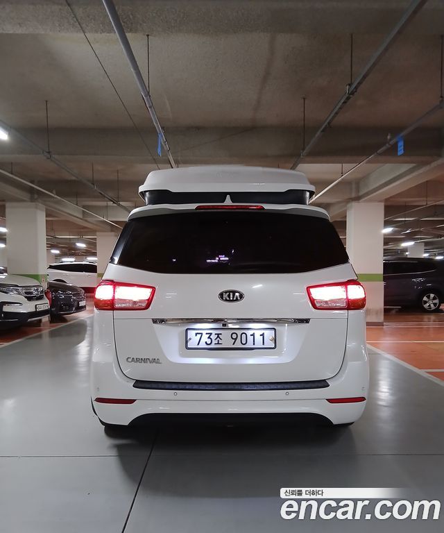 Kia Carnival 11-seater Luxury — пробег 163 000 км — фото 4 из 5