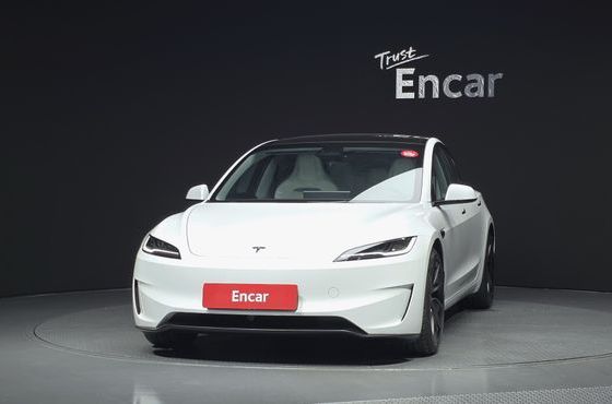 Tesla Model 3 Performance AWD — пробег 35 км — фото 3 из 5