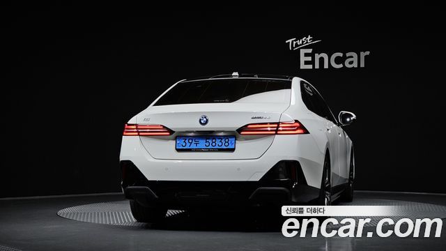 BMW i5 eDrive 40 M Sport — пробег 39 003 км — фото 4 из 5