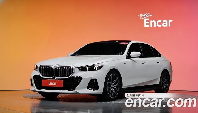 BMW i5 eDrive 40 M Sport — пробег 39 003 км — фото 1 из 5