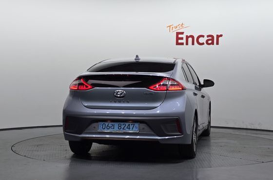 Hyundai Ioniq Q — пробег 172 189 км — фото 4 из 5
