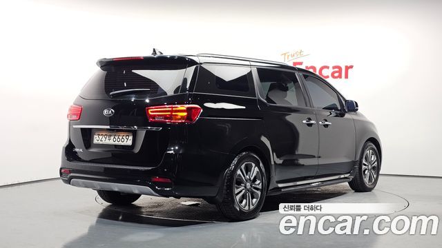 Kia Carnival из Кореи Encar
