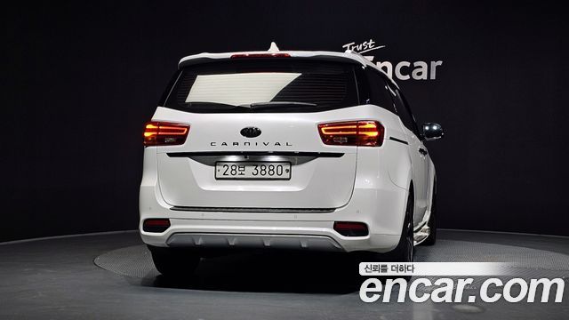 Kia Carnival из Кореи Encar