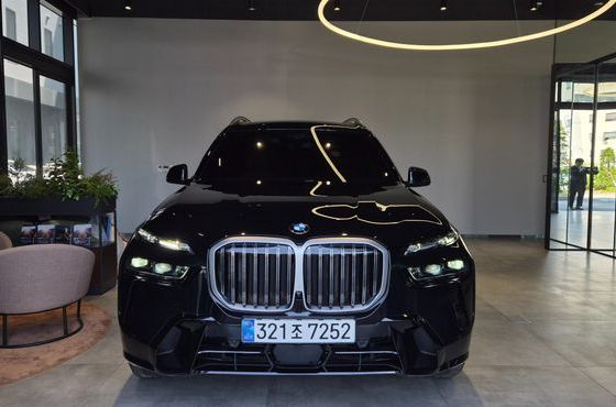 BMW X7 xDrive 40i M Sport 6STR — пробег 300 км — фото 1 из 5