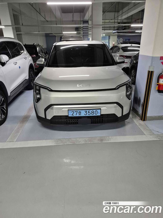 Kia EV3 Standard 2WD Air — пробег 3 865 км — фото 1 из 5