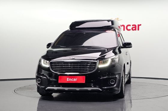 Kia Carnival 9-seater Hi-Limousine Noblesse — пробег 179 717 км — фото 3 из 5