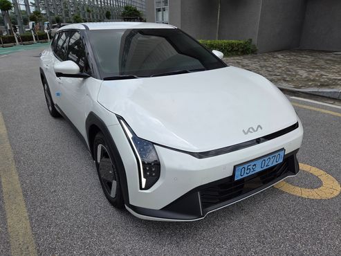 Kia EV4 Long Range 2WD Earth — пробег 650 км — фото 2 из 5