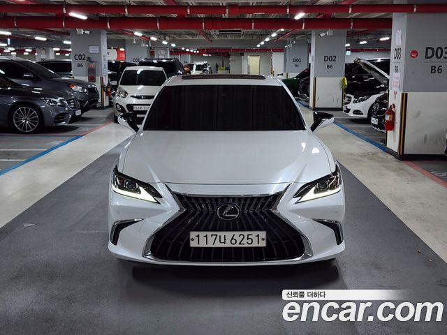 Lexus ES Luxury Plus — пробег 26 131 км — фото 3 из 5