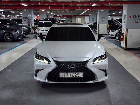 Lexus ES Luxury Plus — пробег 26 131 км — фото 3 из 5