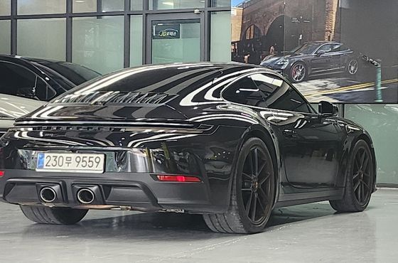 Porsche 911 Carrera 4 GTS — пробег 7 640 км — фото 2 из 5