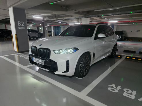 BMW X5 xDrive 40i M Sport Pro — пробег 5 180 км — фото 2 из 5