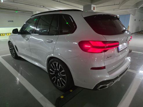 BMW X5 xDrive 40i M Sport Pro — пробег 5 180 км — фото 4 из 5