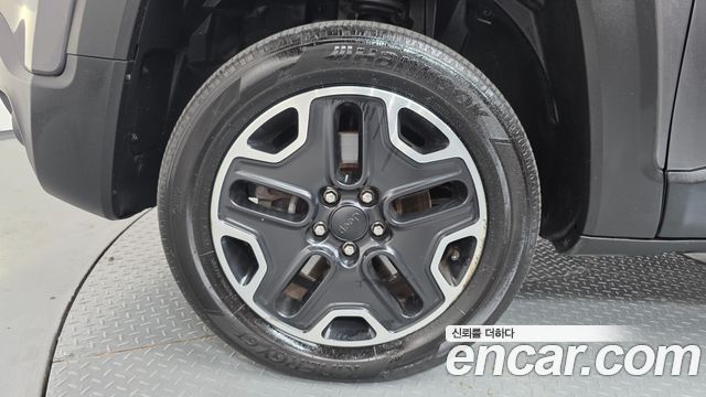 Jeep Renegade 2.0 Diesel Tailhawk AWD — пробег 70 007 км — фото 5 из 5