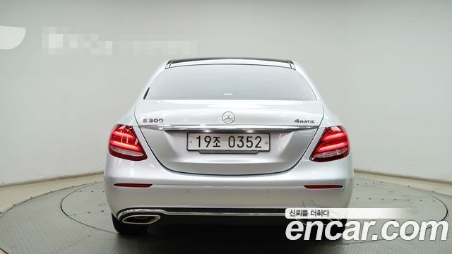 Mercedes-Benz E-Class E300 4MATIC Avnatgarde — пробег 50 020 км — фото 2 из 5