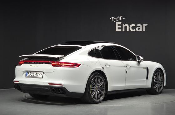 Porsche Panamera 2.9 AWD E-Hybrid — пробег 85 122 км — фото 2 из 5