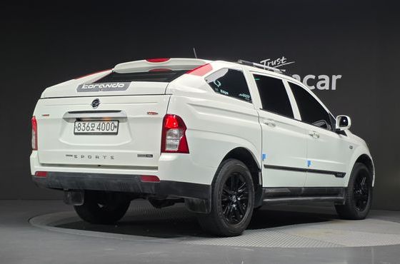 Ssangyong KORANDO 2.2 EXTREME 4WD — пробег 175 674 км — фото 2 из 5