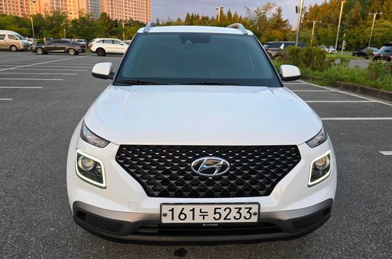 Hyundai Venue 1.6 Flux — пробег 35 550 км — фото 3 из 5