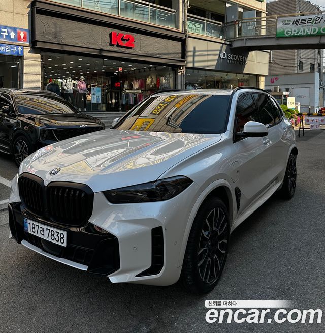 BMW X5 xDrive 50e M Sport — пробег 51 000 км — фото 1 из 5