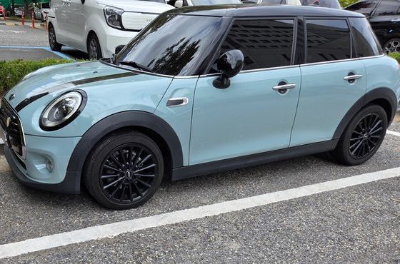 Mini Cooper 5Door Retro Blue Edition 3rd — пробег 262 000 км — фото 4 из 5