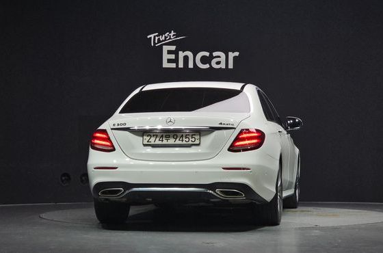 Mercedes-Benz E-Class E300 4MATIC AMG Line — пробег 191 049 км — фото 4 из 5