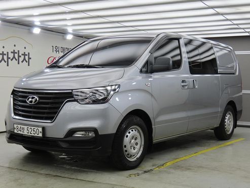 Hyundai Starex Van 5-Seater Style — пробег 135 900 км — фото 1 из 5