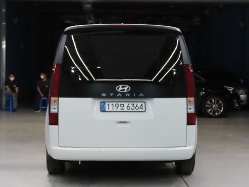Hyundai Staria Tourer 9-Seater Modern — пробег 8 600 км — фото 3 из 5